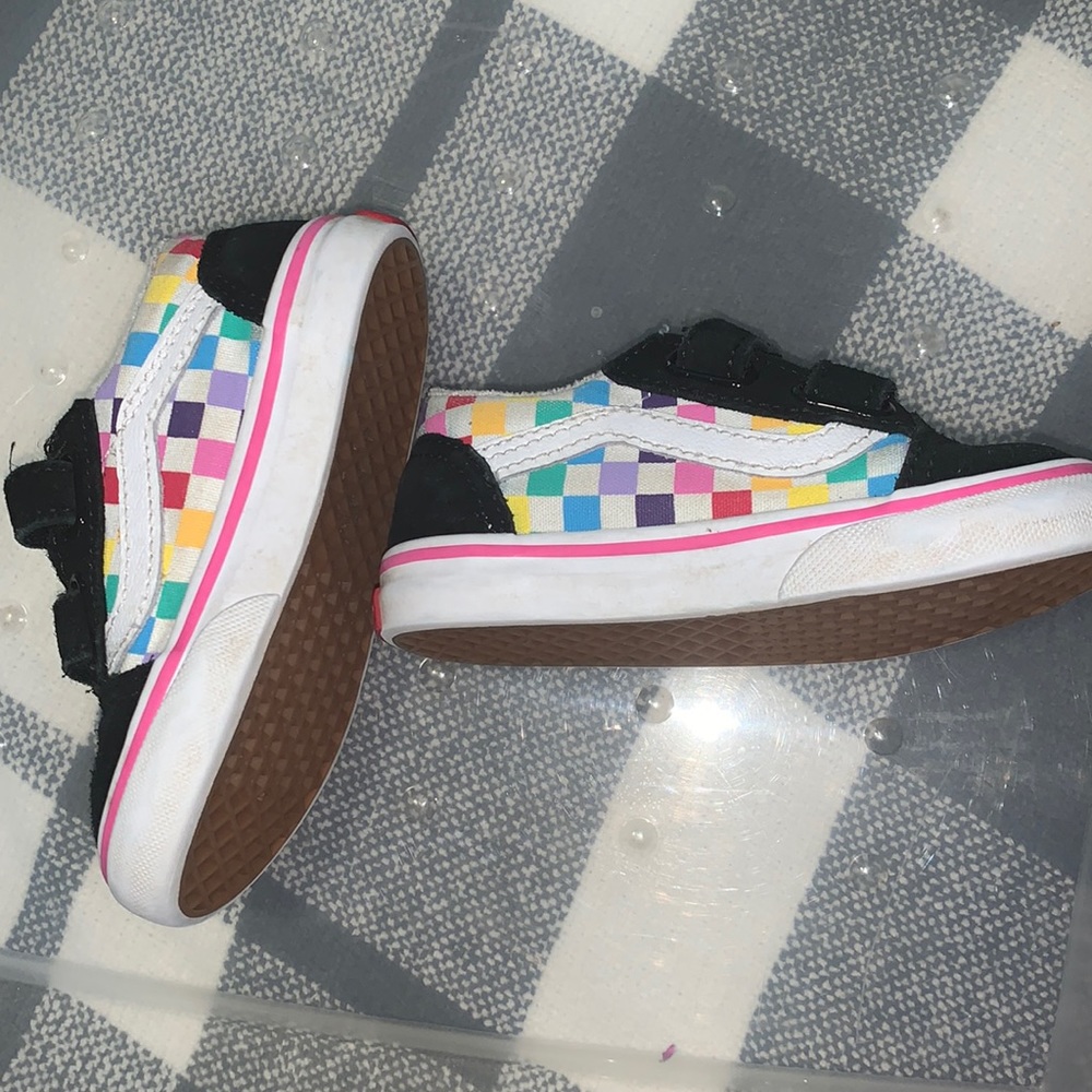 Vans Rainbow Checkered with Faux Velvet accents. Velcro straps